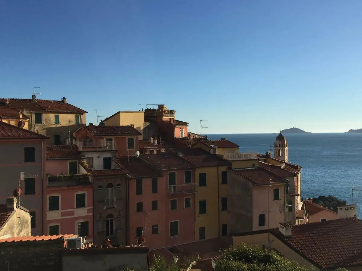 Appartamento Un Giorno Di Sole Lerici Apartment